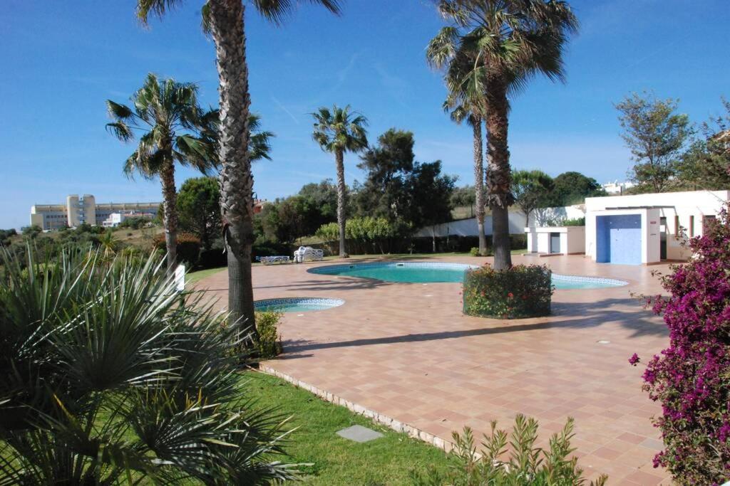 Great 2 Bedroom Apartment With Communal Pool Lagos Extérieur photo