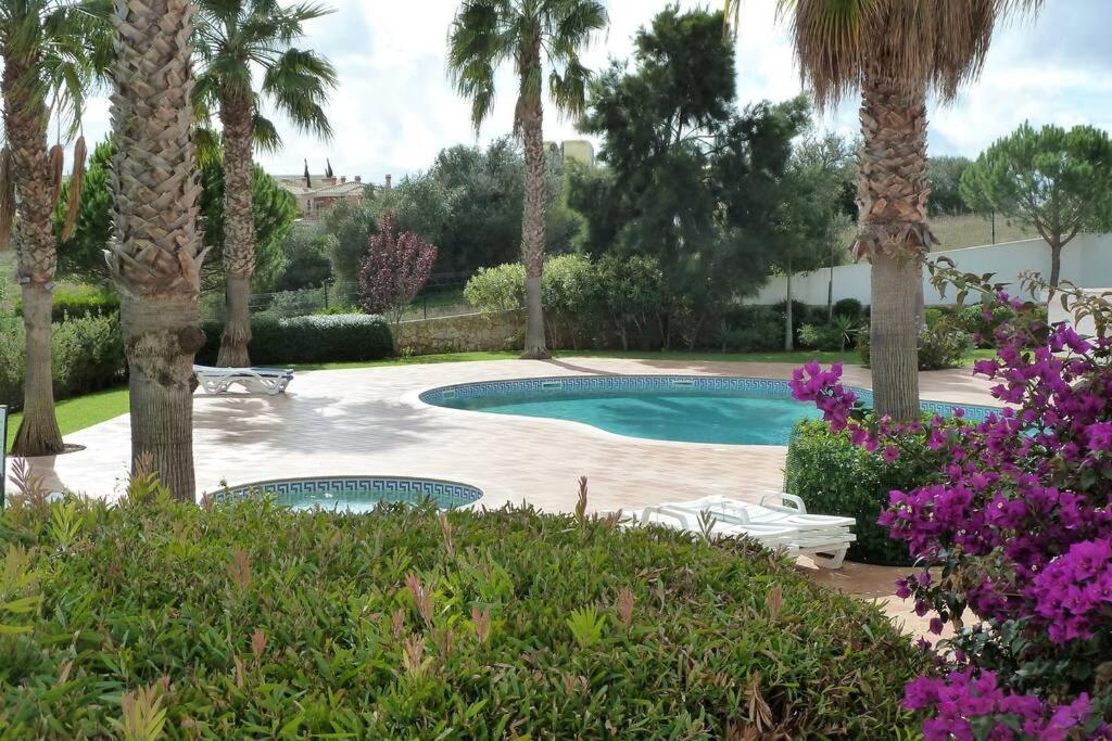 Great 2 Bedroom Apartment With Communal Pool Lagos Extérieur photo